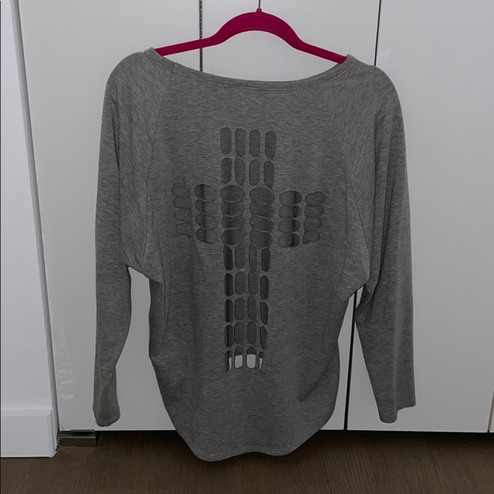 Oversized Gray Long Sleeve w Cross Cutout on Back